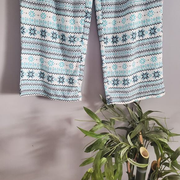 Betsey Johnson 2 Piece Long Sleeve Snowflake Pajama Set L - Picture 7 of 10